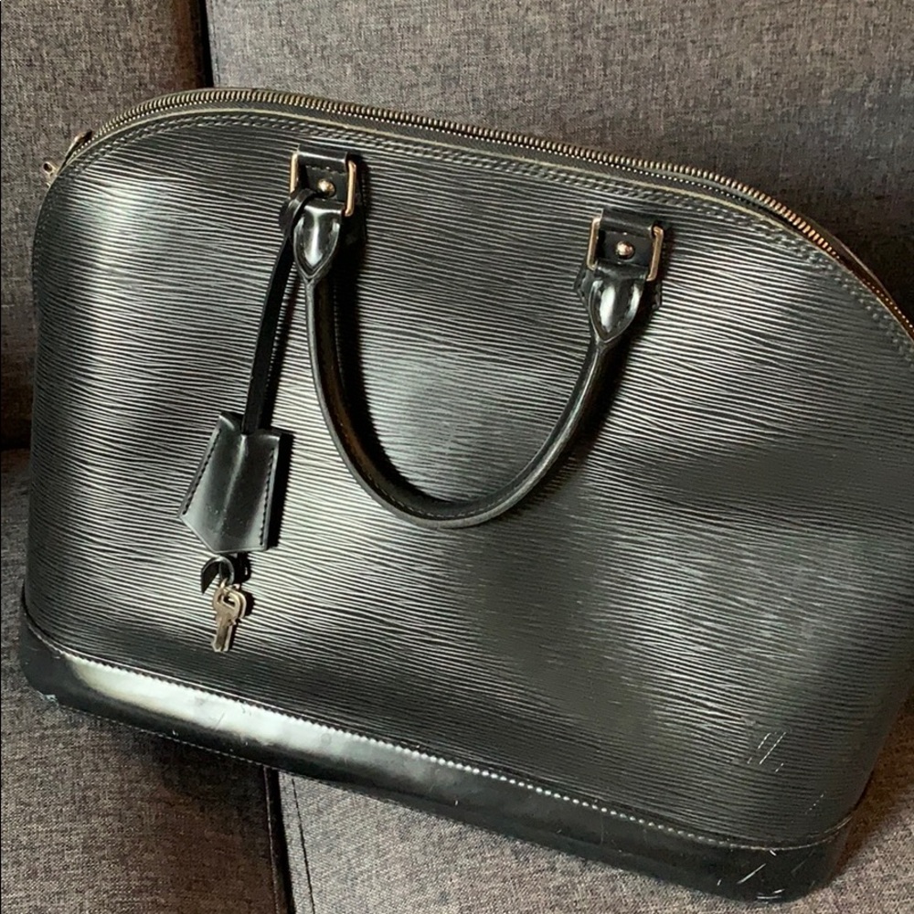 COPY - Louis Vuitton Alma Epi purse - authentic